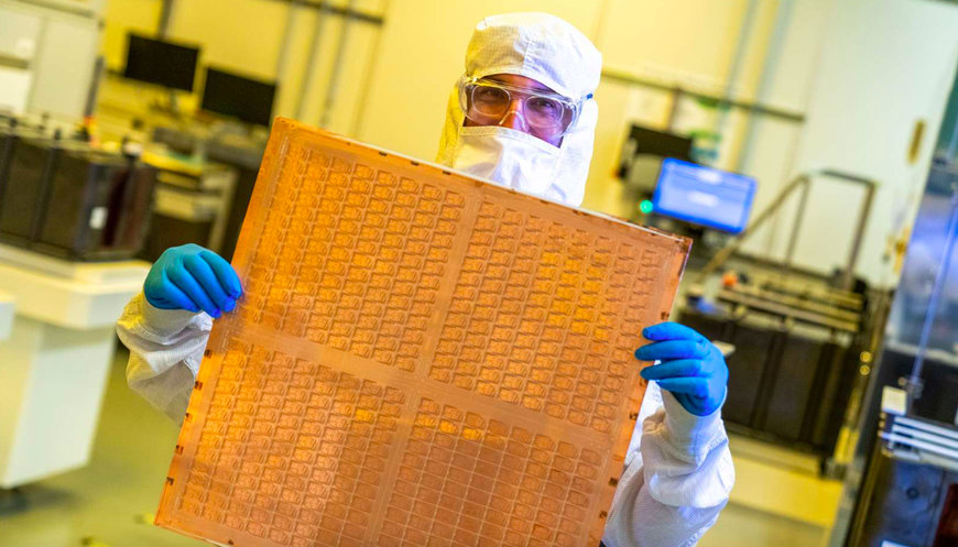 INTEL UNVEILS INDUSTRY-LEADING GLASS SUBSTRATES TO MEET DEMAND FOR MORE POWERFUL COMPUTE